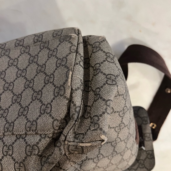 Gucci GG plus diaper bag with changing mat - Picture 8 of 11